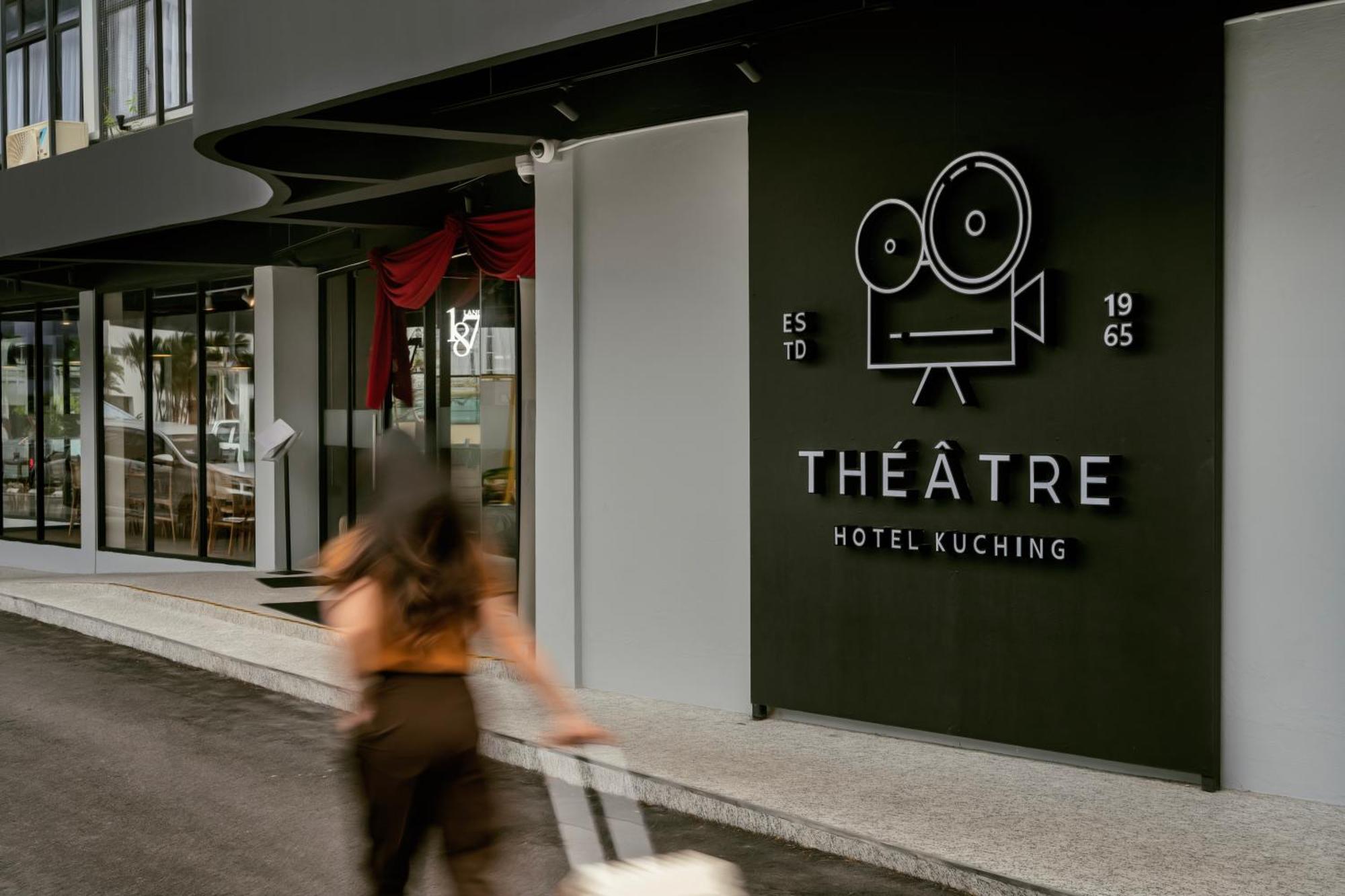 Theatre Hotel Kuching Exterior photo