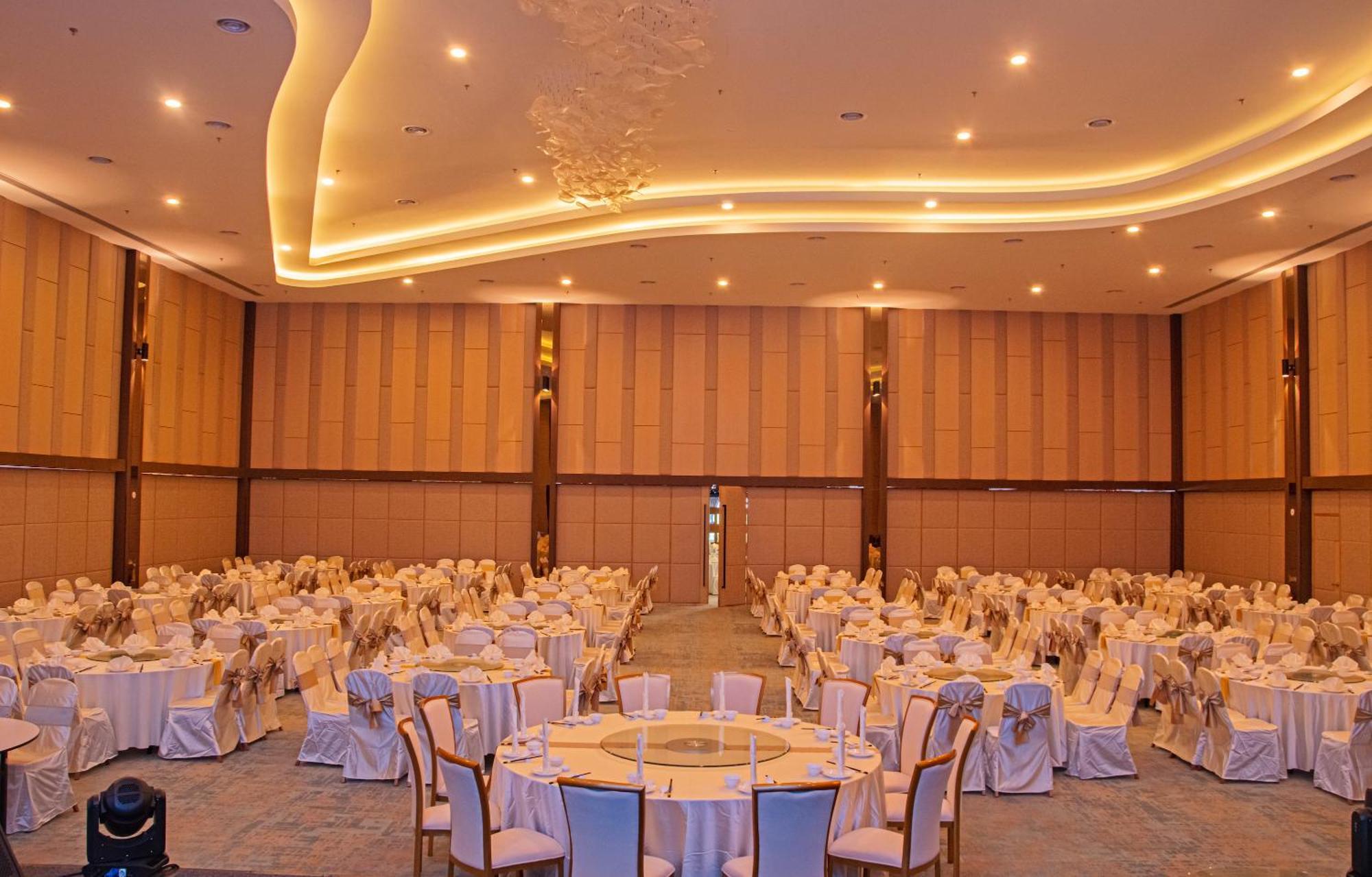 Theatre Hotel Kuching Exterior photo
